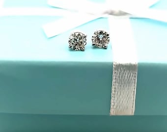 Round Cut Diamond 0.95ct Stud Earrings in 14K White Gold