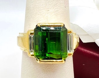 18K Yellow Gold Peridot & Diamond 0.12ct Ring Size 6