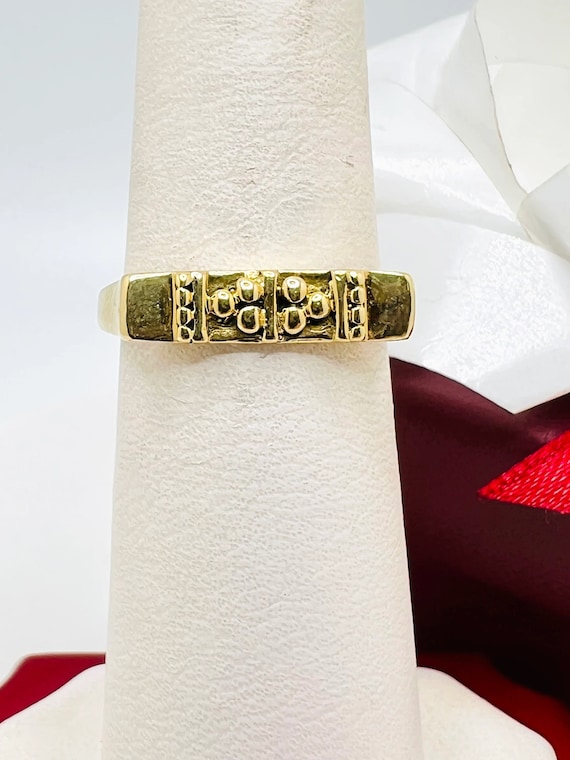 Vintage 18K Yellow Gold 1970's Ring Size 5.25 app… - image 1