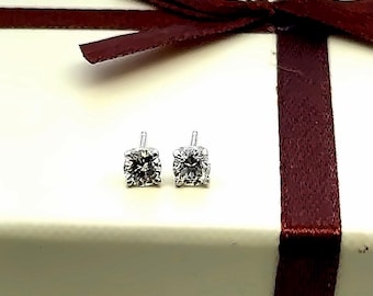 14K White Gold Diamond 0.56ct Round Stud Earrings