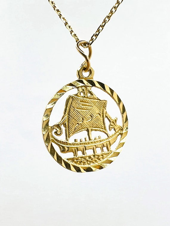 14K Yellow Gold Sailboat Round Charm Pendant - image 2