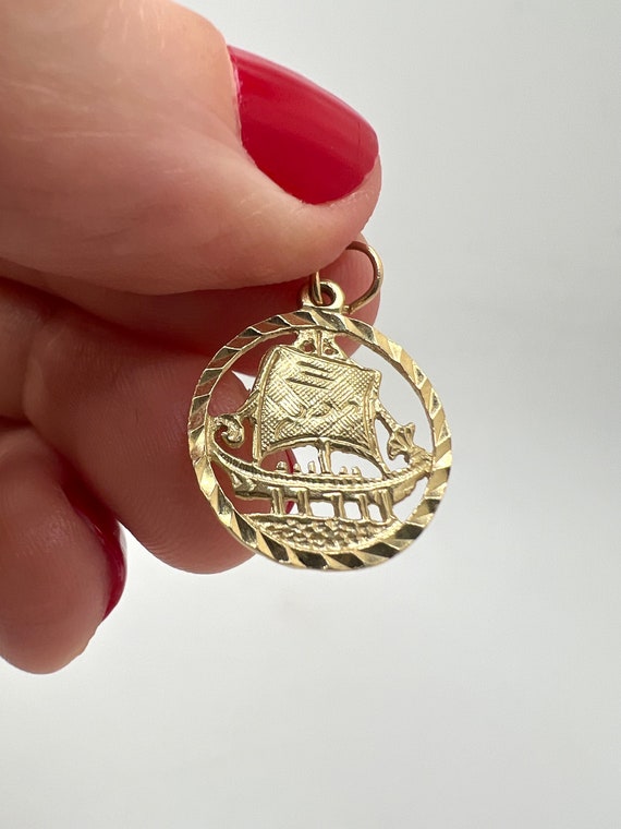 14K Yellow Gold Sailboat Round Charm Pendant - image 8