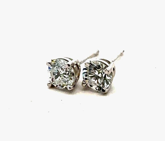14K White Gold Diamond 0.86ct Stud Earrings - image 5
