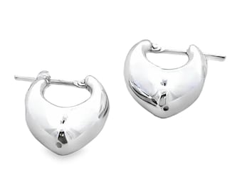 18K White Gold Hollow Heart Shape Hoop Earrings