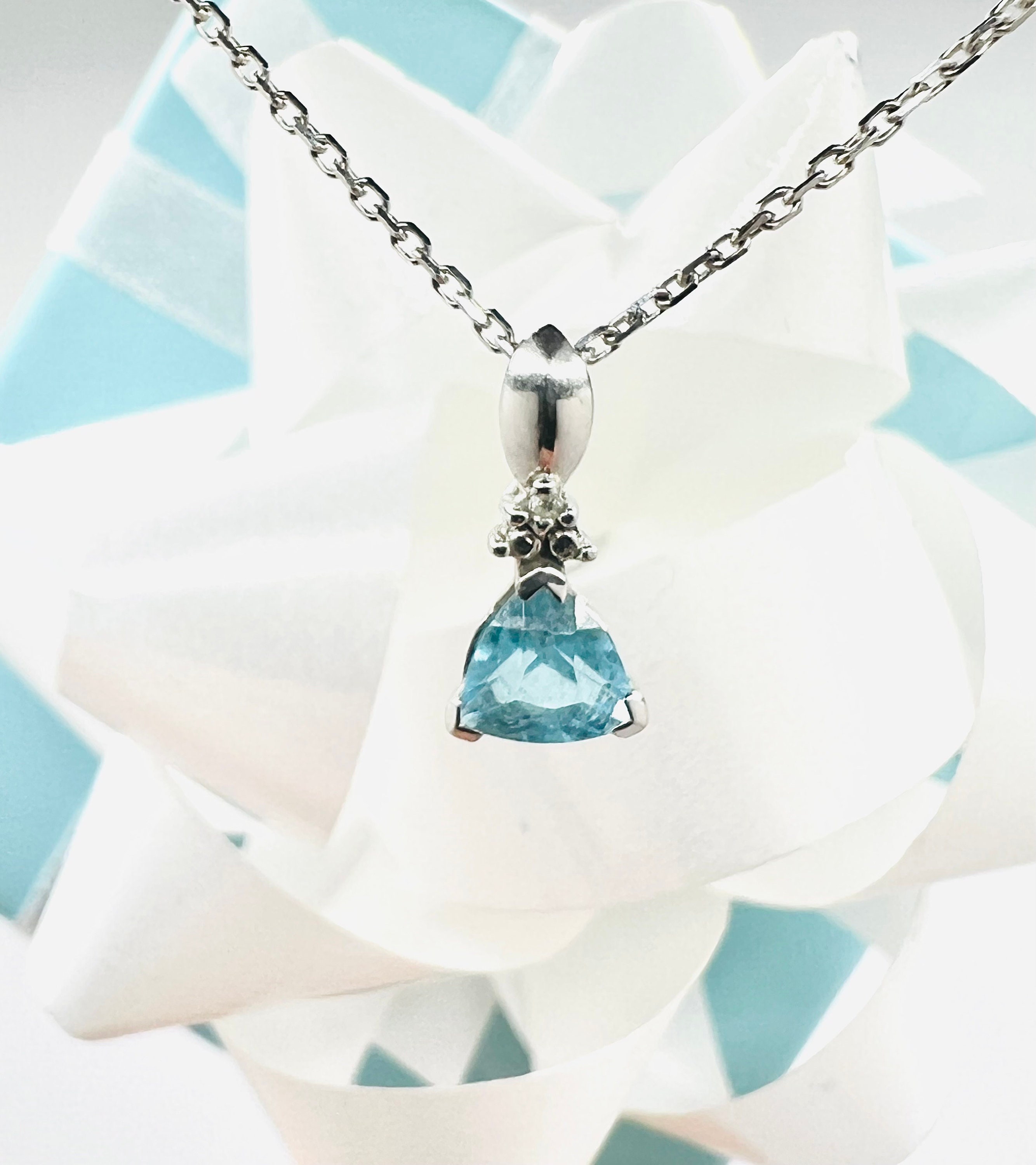 Pendentif Topaze Bleue - Monture Argent 925 Plaqué Or Blanc 14K - Neuf Avec étiquettes, Marque A Bijoux