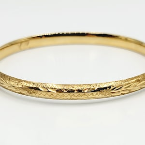 14K Yellow Gold Child Size Bangle Bracelet Size 6
