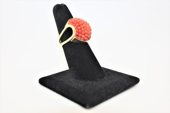 14K Yellow Gold Coral Cocktail Ring Size 6.5 - image 5