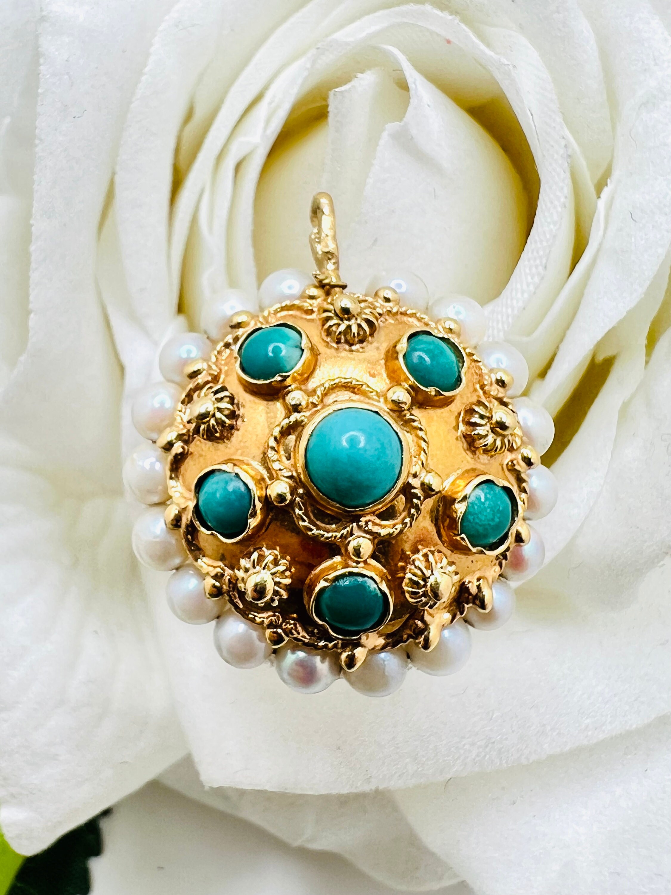 14K Yellow Gold Pearl & Turquoise Vintage Art Deco Round 14K Yellow Gold Pearl & Turquoise Vintage Art Deco Round