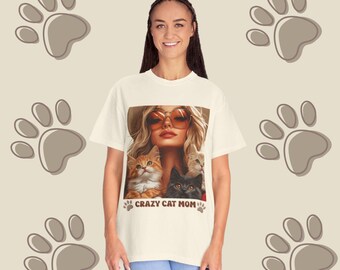 クレイジーキャットママTシャツ：ガーメントダイユニセックスTシャツ