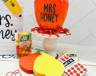 Personalized Teacher Apple Container: Curated Gift Set