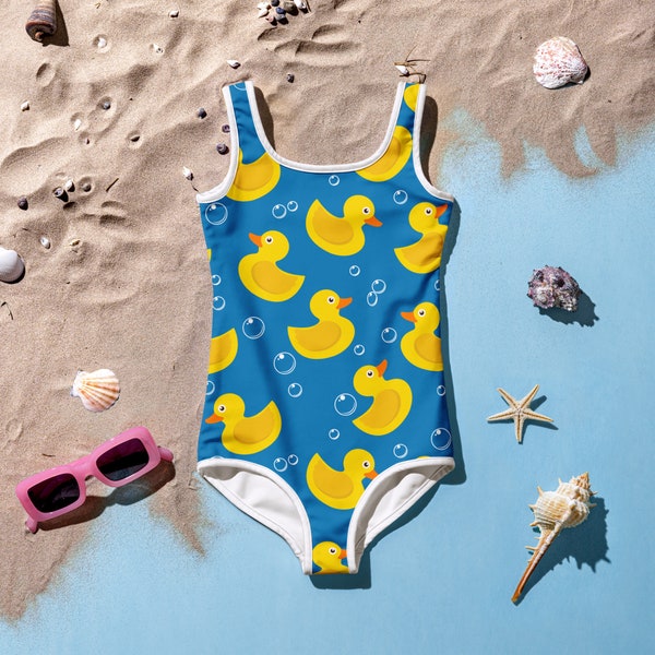 Maillot de bain Rubber Duckies pour filles - Maillot de bain une pièce pour enfant bleu avec imprimé canards en caoutchouc jaune sur l'ensemble - Tailles 2T - 7