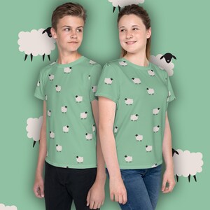 羊を数えるシャツ - ティーン向けクルーネックTシャツ - 羊の模様が全面にプリントされたユース向けユニセックスTシャツ - サイズ8～20