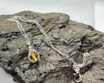 Citrine necklace, wealth, prosperity, success charms, natural crystal pendant, gift for her, gift for mom, gift for sister, minimalist style