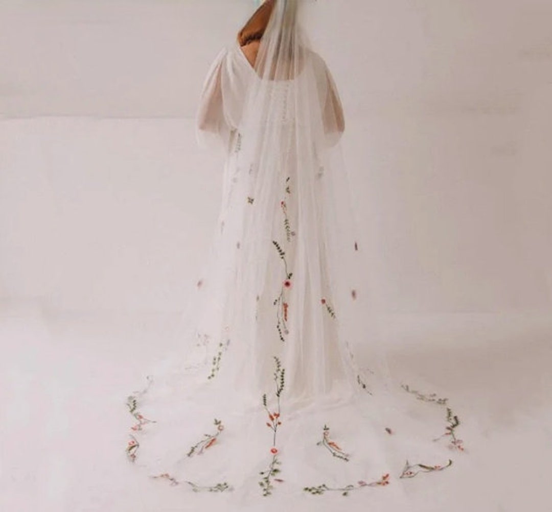 Embroidered Wild Flowers Secret Garden Floral Bridal Wedding Veils Cathedral  Long With Comb White Ivory Tulle Red Green Leaves 