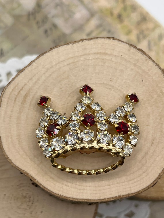 Vintage Clear & Red Rhinestone Gold-Tone Crown Br… - image 6