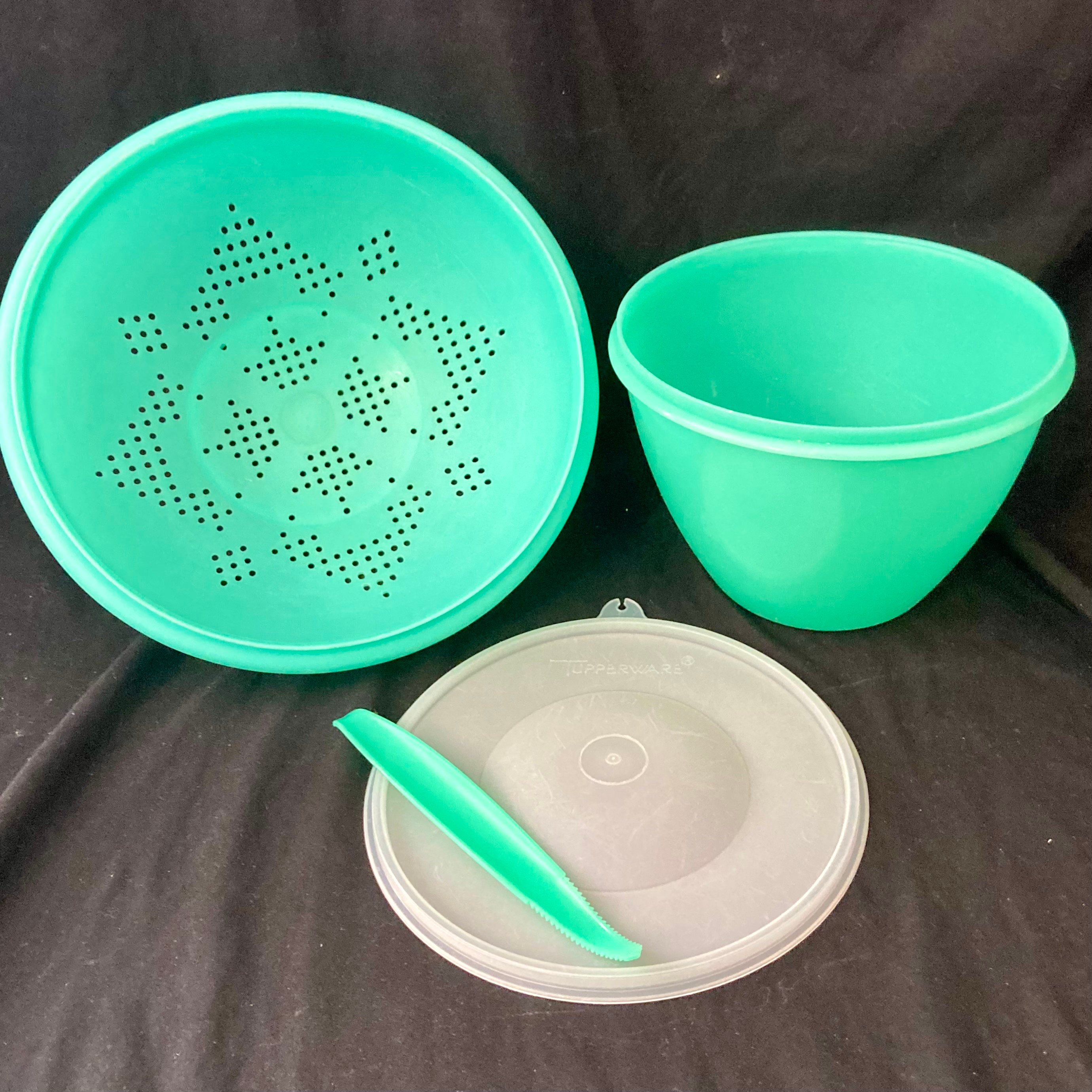 Tupperware, Kitchen, Vintage Tupperware Crispit Green Lettuce Keeper 679  With Lid 68 Spike 68