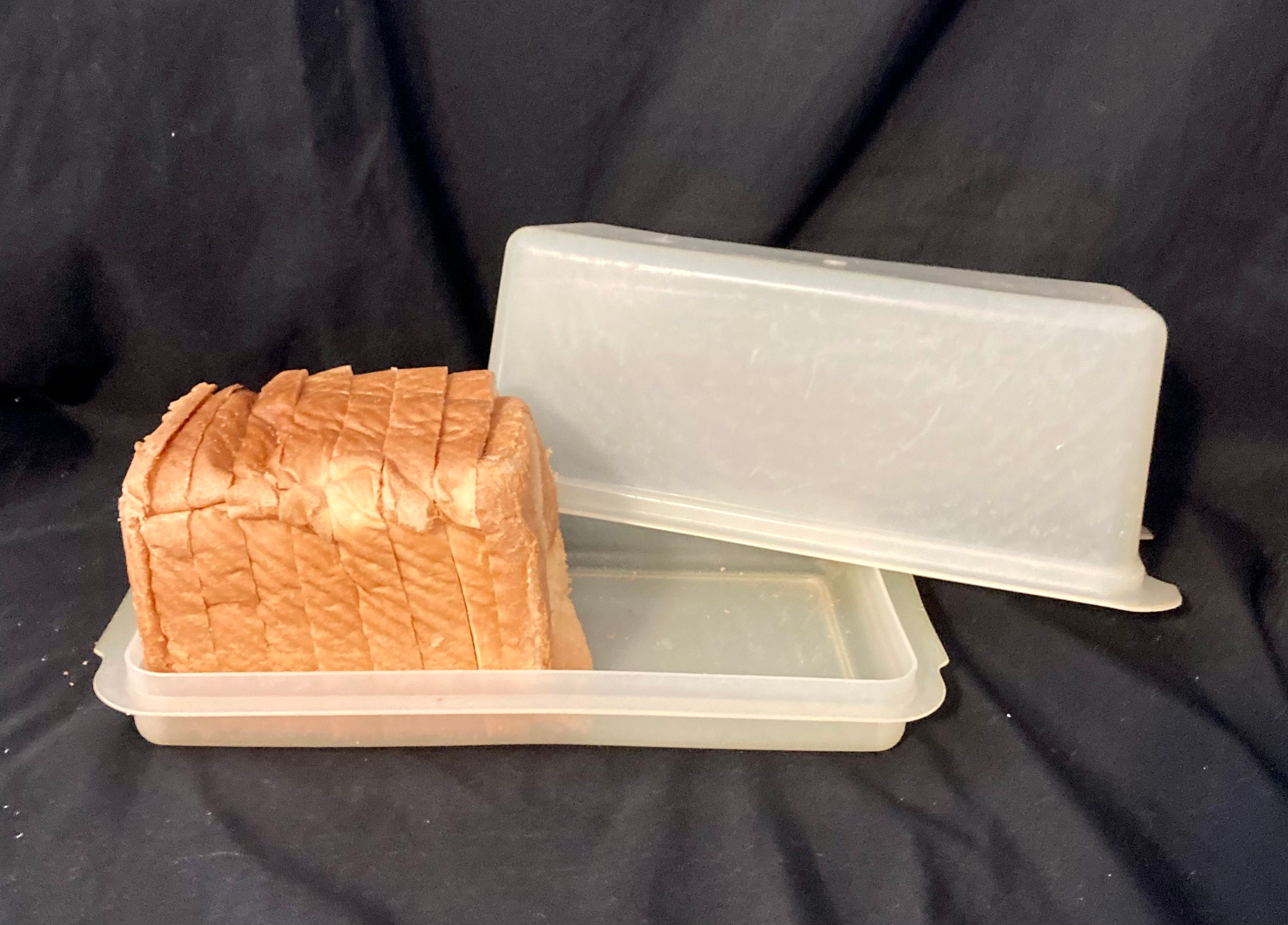 Tupperware Bread Loaf Keeper Frosted White . for Sale in South Zanesville,  OH - OfferUp