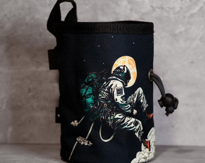 Moonwalker Chalk Bag — Space-Grade Grip, Chalk bag "Astronaut-climber"