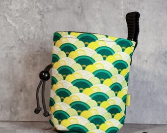 Green Seigaiha Chalk Bag – Japanese Wave Pattern for Stylish Climbers