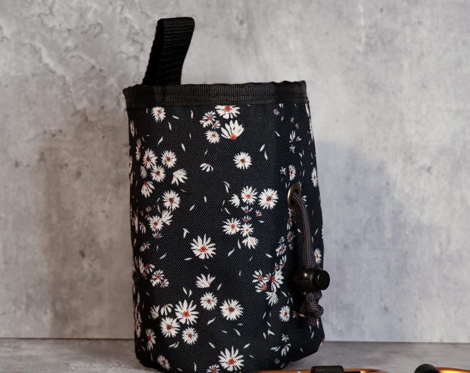 Daisy Bloom Chalk Bag | Floral Climbing Accessory