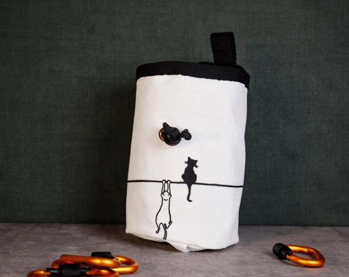 Chalk bag "Don’t Look Down, Cat!"