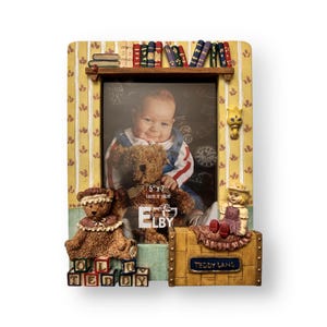 Ornate Resin Picture Frame: 3D Bear, Books Motif (5x7”)