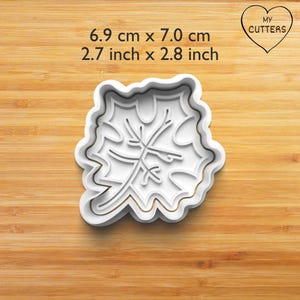 Autumn leaf cookie cutter with stamp