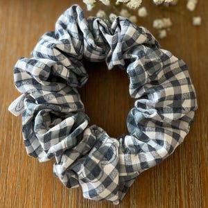 Scrunchie checkered flower / hair tie / hair band / hair accessory