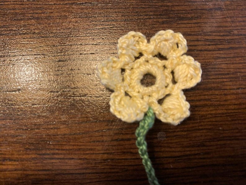 Crochet Flower Bookmark – Handmade Floral Bookmarker, Unique Gift for Readers, Book Lover Gift, Cute Yarn Bookmark with Leaf Accent image 5