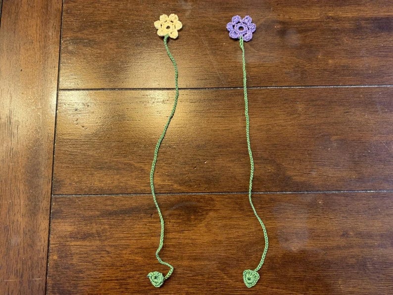 Crochet Flower Bookmark – Handmade Floral Bookmarker, Unique Gift for Readers, Book Lover Gift, Cute Yarn Bookmark with Leaf Accent image 3