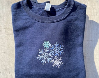 Embroidered Snowflake Crewneck: Unisex Holiday Sweatshirt
