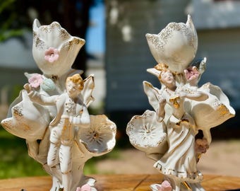 Vintage Shafford porslinsvas set med 2 – Pojke- och flickafigurer med tulpanblommor | Handdekorerade | Japan | Rokoko Art Nouveau-stil