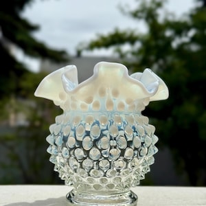 Vintage Fenton White Opalescent Hobnail Glass Vase – Ruffled Edge – Mid-Century Milk Glass Style – Shabby Chic Decor