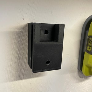 Milwaukee Tool 18V Wall Mount