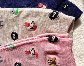 Chaussettes Totoro en 3 couleurs différentes