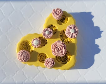 Mini Flowers Silicone Mold: Fondant, Chocolate, Clay, Resin