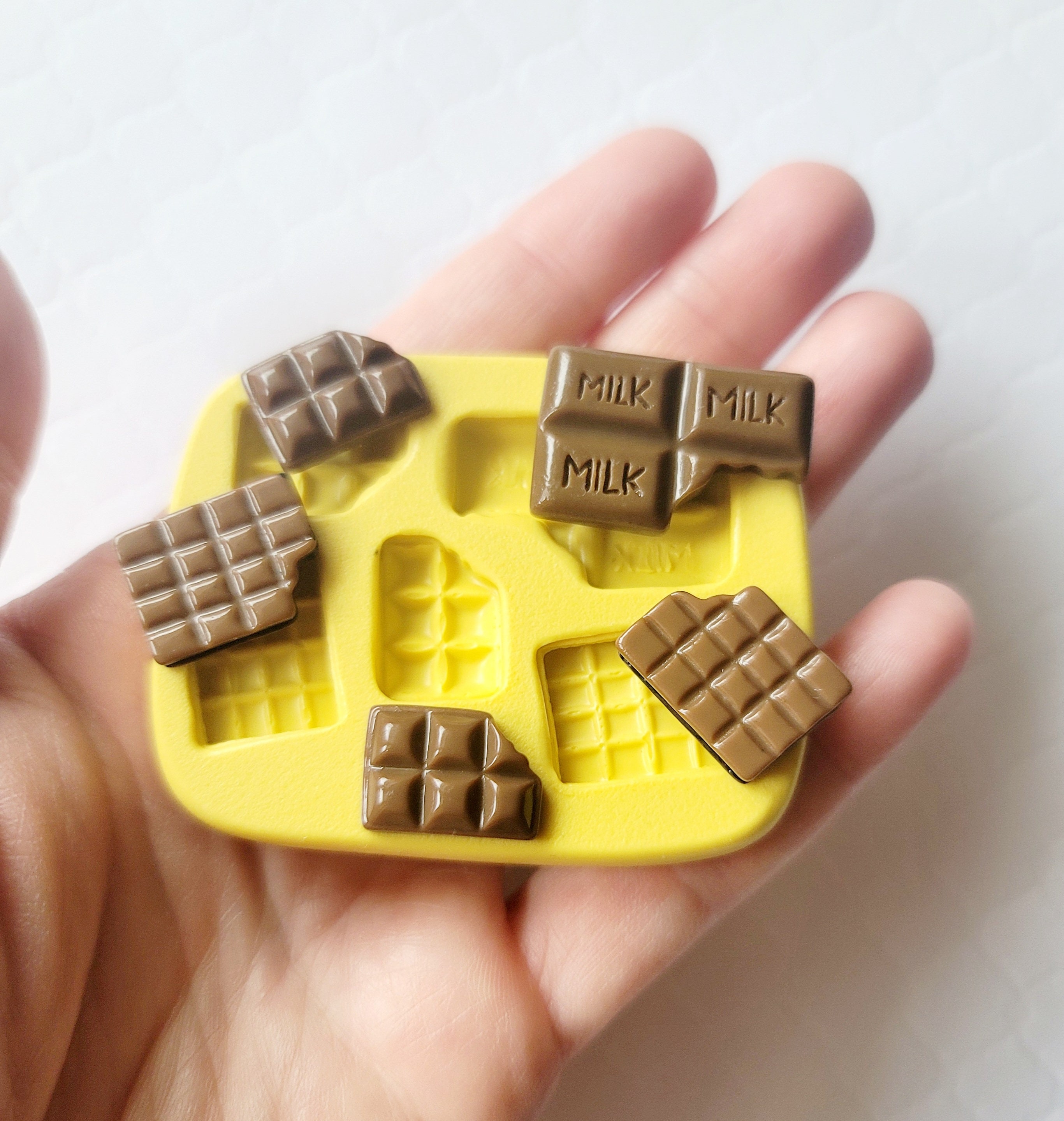 Mini-bar Chocolate / Lattice Chocolate Silicone Mold / 12 cavities.
