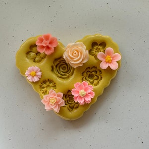 Mini Roses Silicone Mold: Fondant, Clay, Resin, Wax