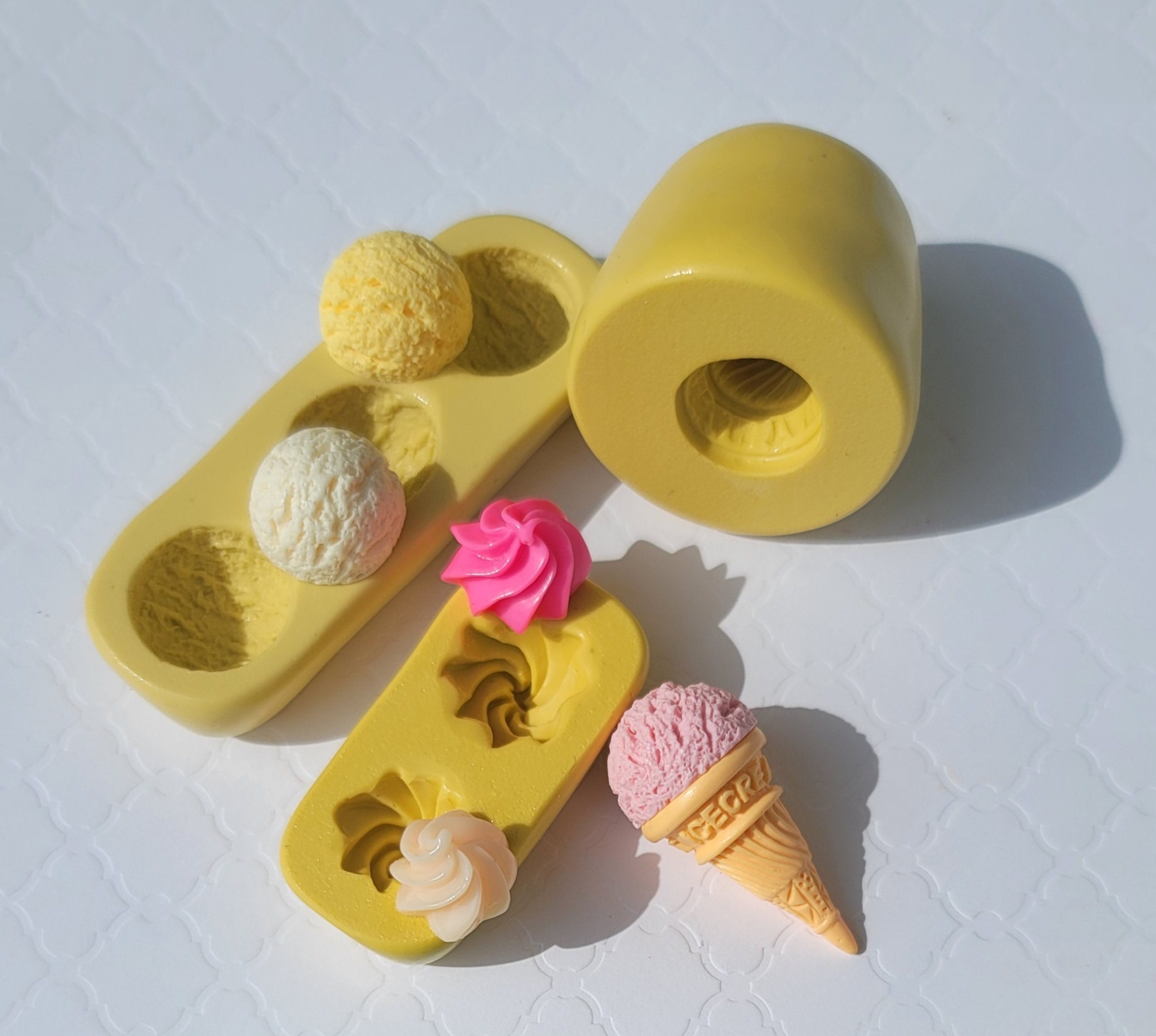 ISSEVE Ice Cream Resin Molds Keychain Molds, Silicone Molds for Resin, Epoxy  Molds Resin Casting Molds for DIY Making Keychains Fridge Home Decoration -  Yahoo Shopping