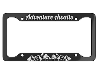 Moldura de placa de carro "Aventura", Placa "A Aventura Aguarda", Moldura de placa de carro com tema de montanha, Acessório para carro, Montanha, Placa de montanha, Camping