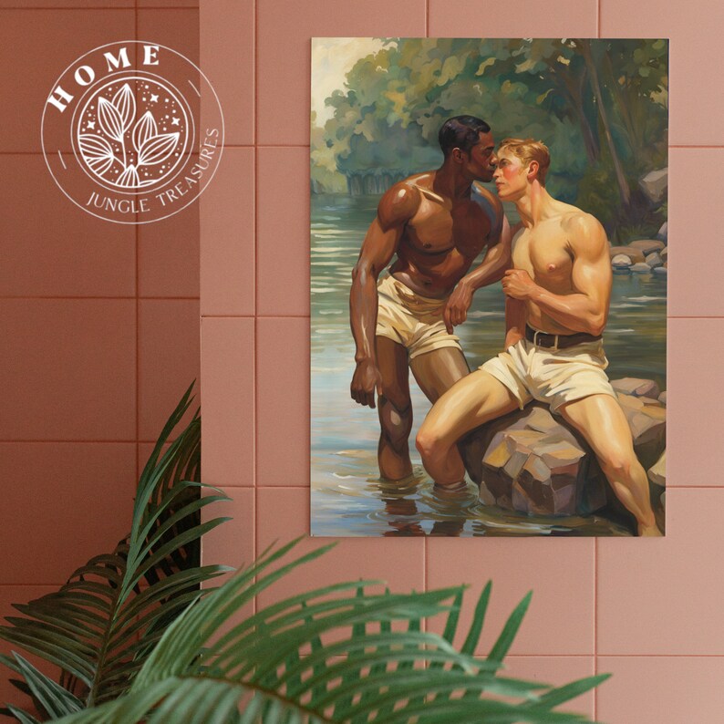 Pode incluir: Uma pintura vintage de dois homens em um cen&aacute;rio de rio. Um homem est&aacute; usando sunga branca e o outro est&aacute; usando sunga branca com cinto. Os homens est&atilde;o em p&eacute; em um rio com &aacute;rvores verdes ao fundo.