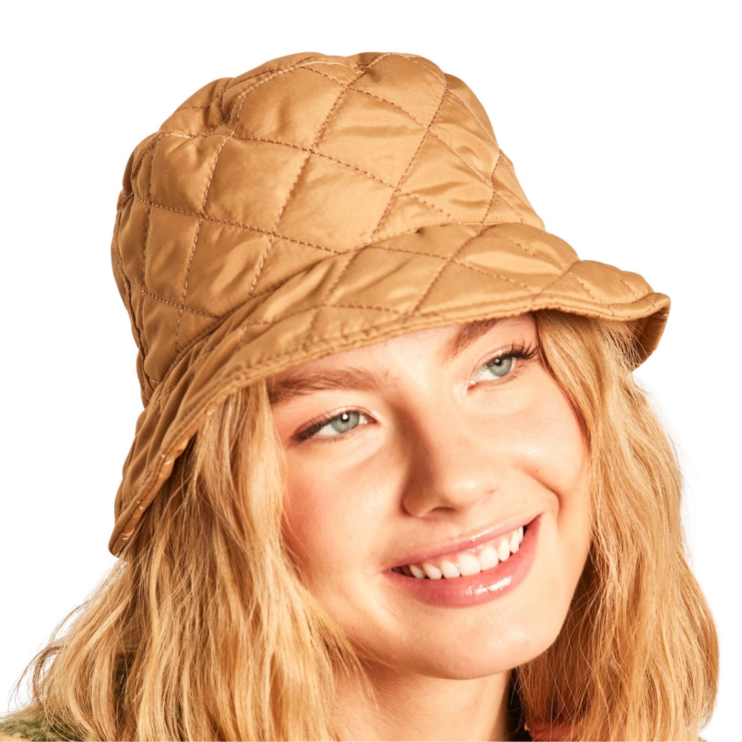 バッシュ レディース Camel Bucket Hat Quilted アクセサリー 帽子 高い素材 帽子