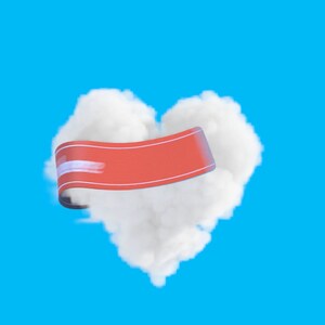 Puede incluir: Una nube blanca con forma de coraz&oacute;n con una cinta roja envuelta alrededor. La cinta tiene una franja blanca en el centro.