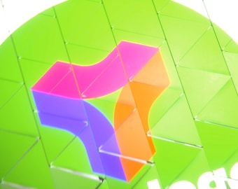 Triangle Slack Accordion Logo animation and two colors for the slacks can be customized, great logo stinger.