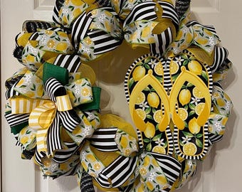 Letrero con diseño de chanclas negras, blancas y amarillas, letrero para puerta principal estilo granja, regalo para el Día de la Madre, decoración del hogar, regalo para cualquier ocasión.