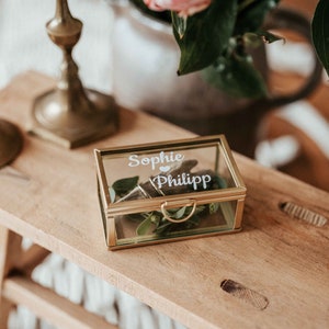 Schmuckkästchen, goldene Glasbox personalisiert