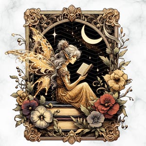 Puede incluir: Una ilustración digital de un hada leyendo un libro en un marco dorado con detalles florales. El hada tiene alas dorées y lleva un vestido dorado. El fondo es azul oscuro con estrellas y una luna creciente.