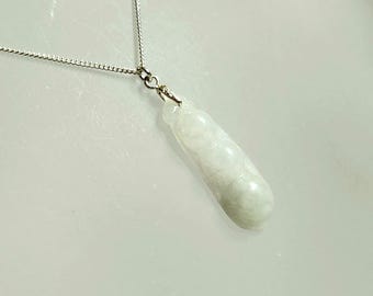 Type A Jadeite 3 Peas In A Pod Carving