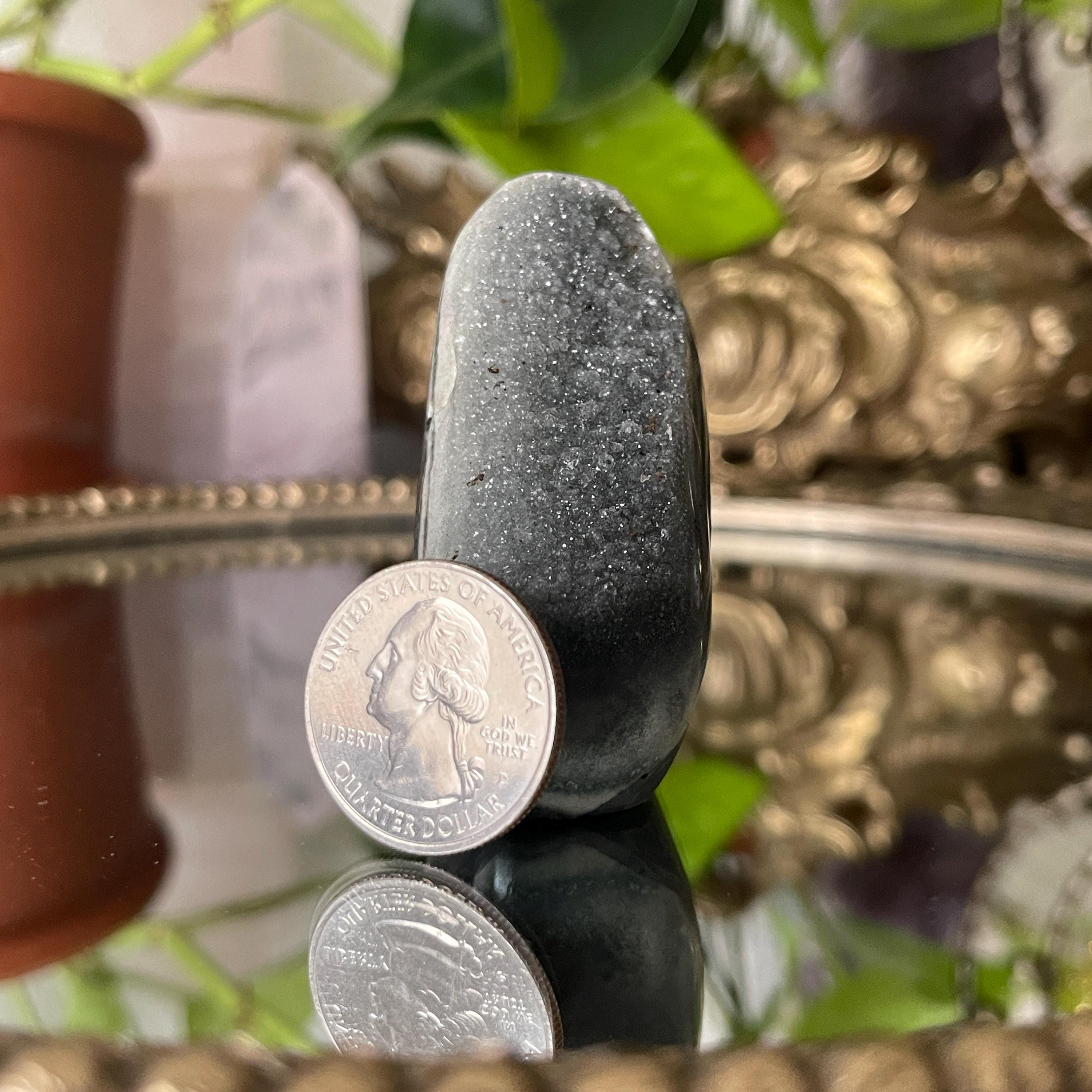 ウルグアイ産シュガードゥルージーアメジストジオード：グリーン