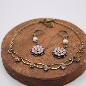 Avon Vintage Rhinestone Bracelet and Earring Set